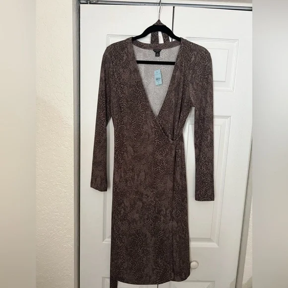 ANN TAYLOR Snakeprint wrap dress, sz 10 petite - Picture 2 of 2